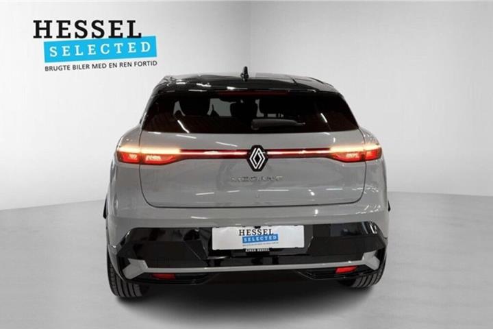 Grå Renault Megane E-Tech fra 2024