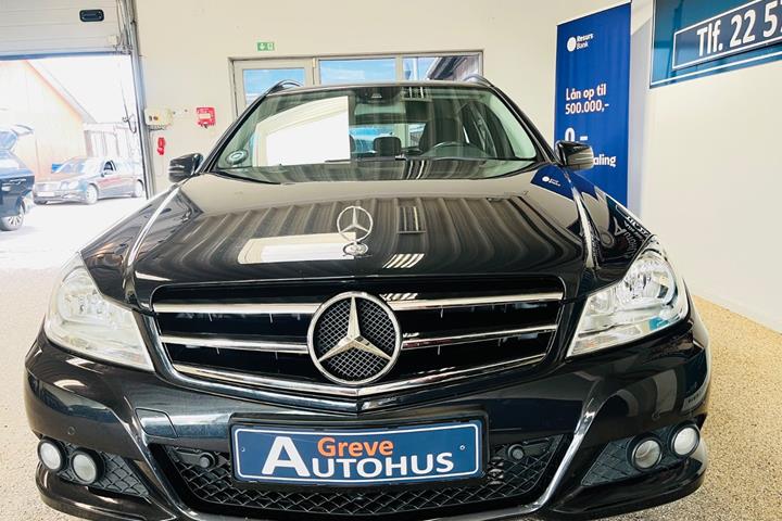 Sort Mercedes C180 fra 2011