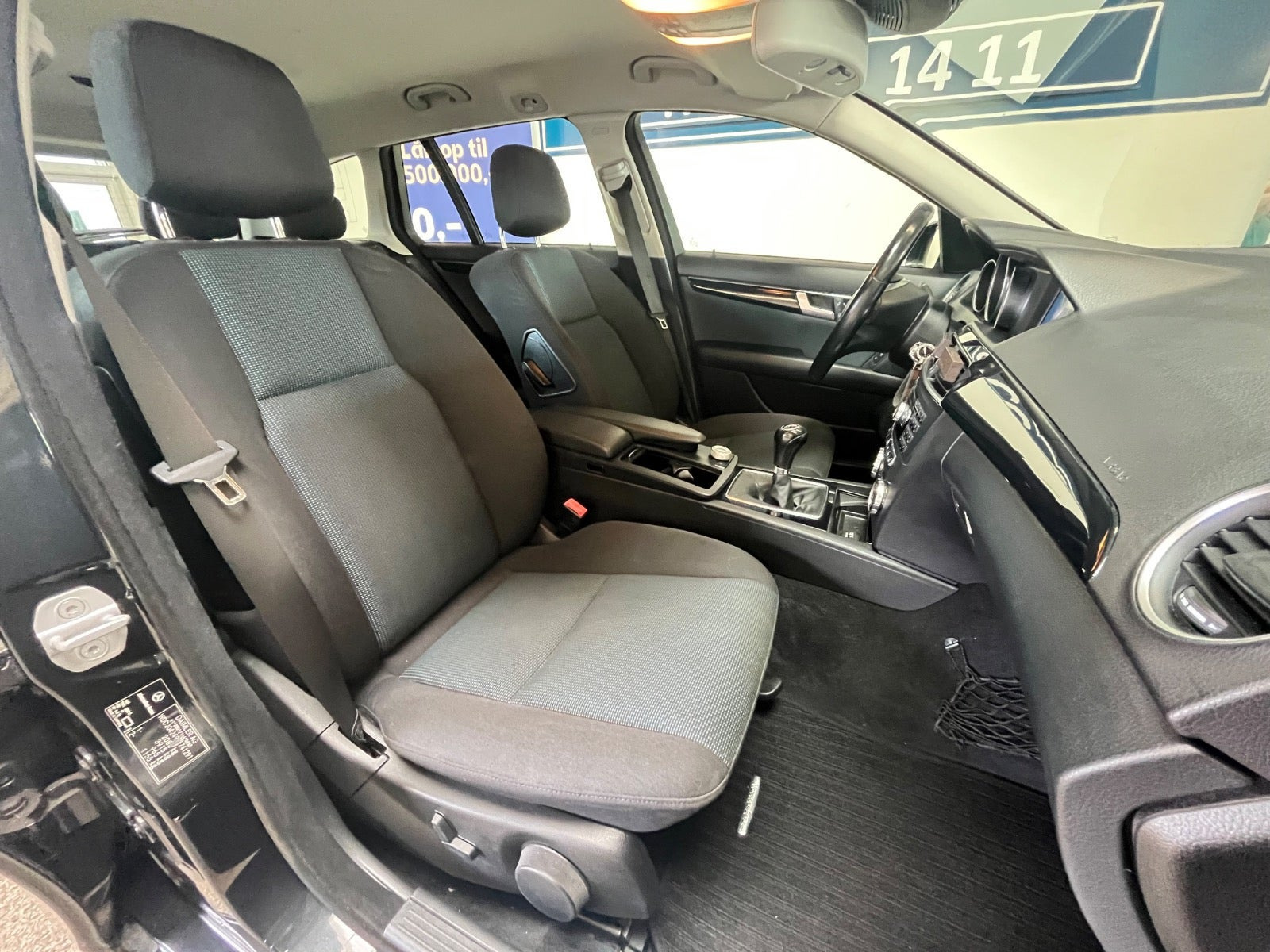 Sort Mercedes C180 fra 2011