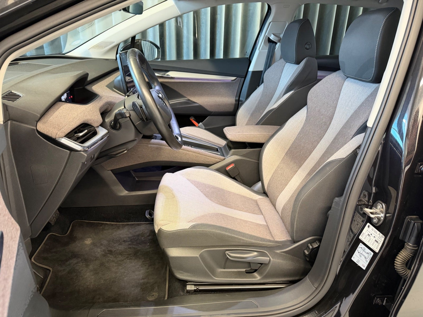 Sort Skoda Enyaq fra 2021