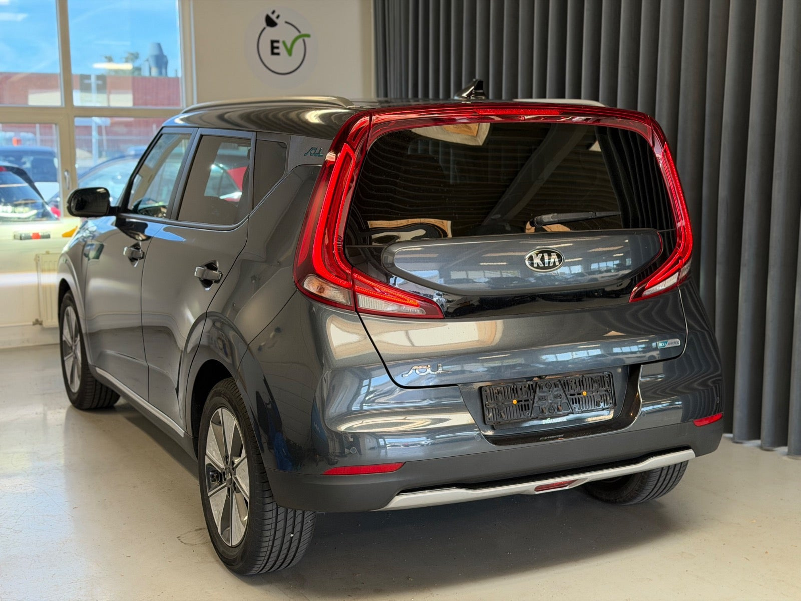 Grå Kia e-Soul fra 2021