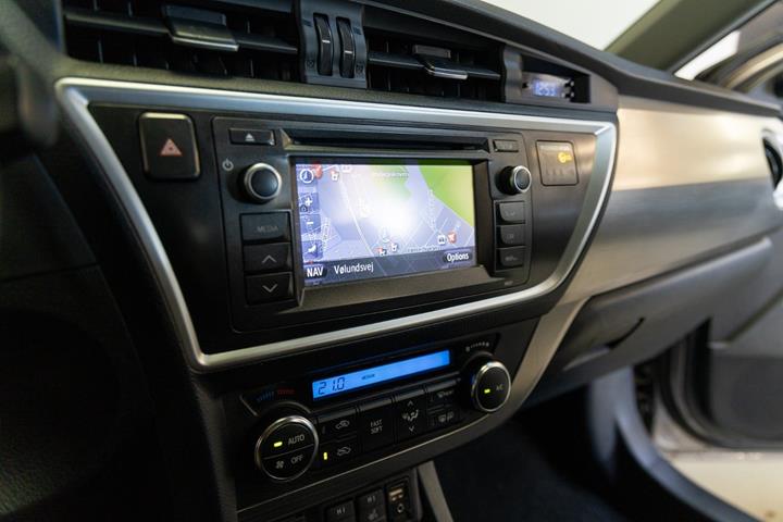 Grå Toyota Auris fra 2012