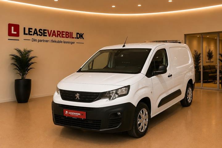 Hvid Peugeot Partner fra 2021