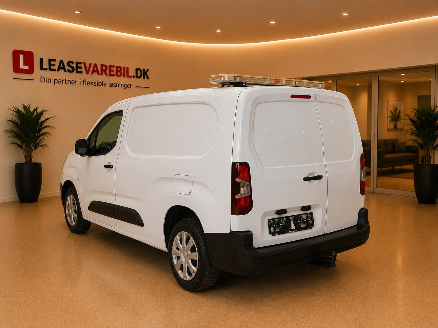 Hvid Peugeot Partner fra 2021