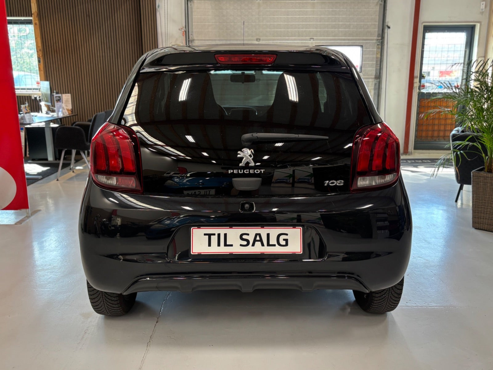 Sort Peugeot 108 fra 2017