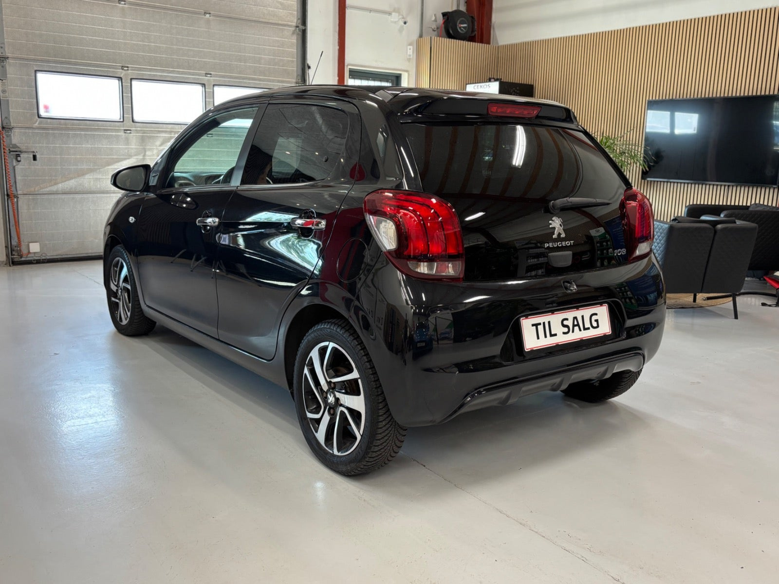 Sort Peugeot 108 fra 2017