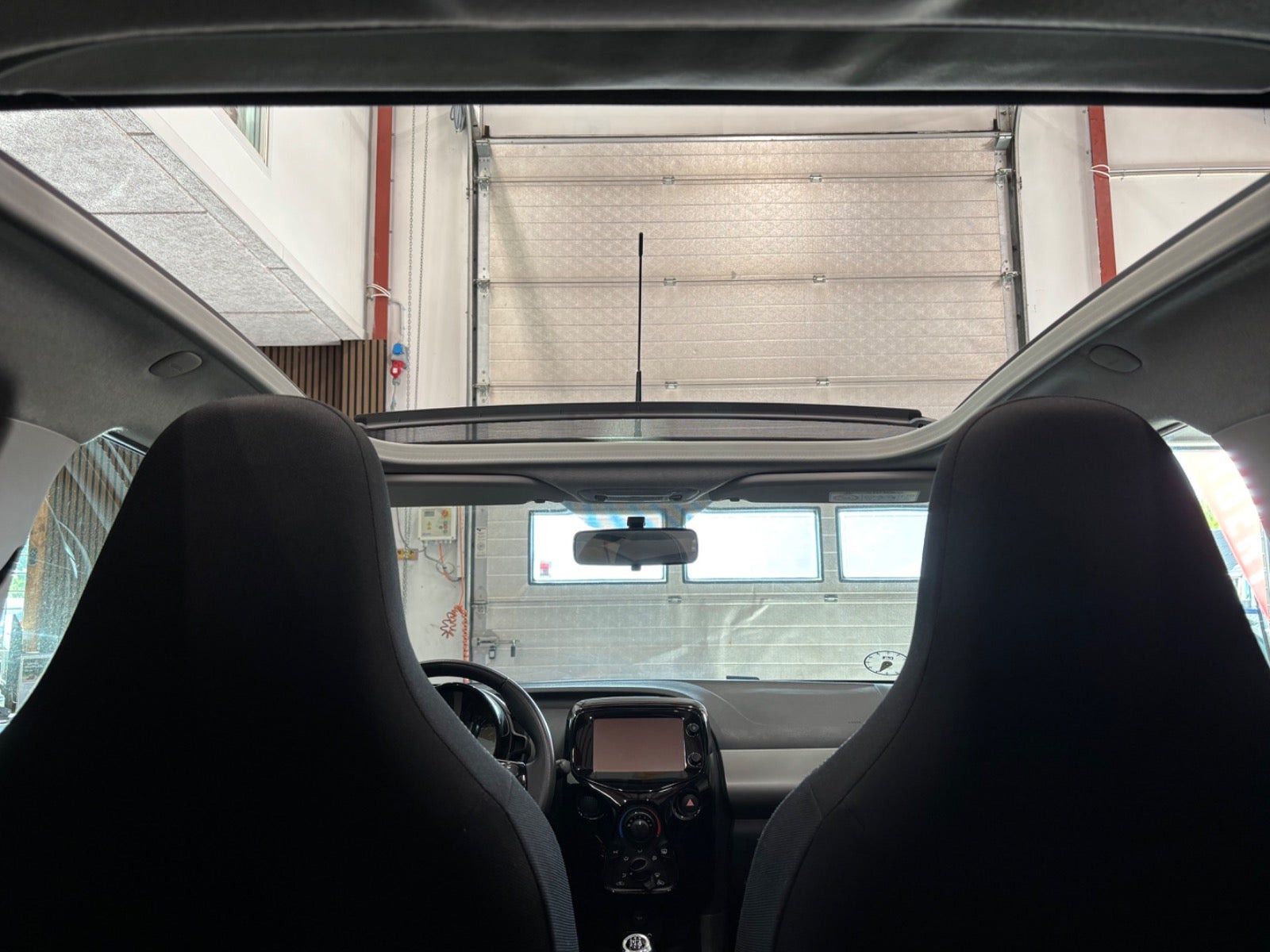 Sort Peugeot 108 fra 2017