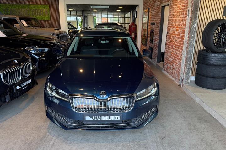 Grøn Skoda Superb fra 2020