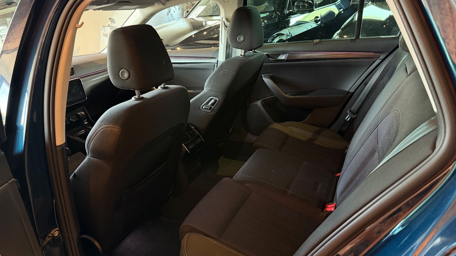 Grøn Skoda Superb fra 2020