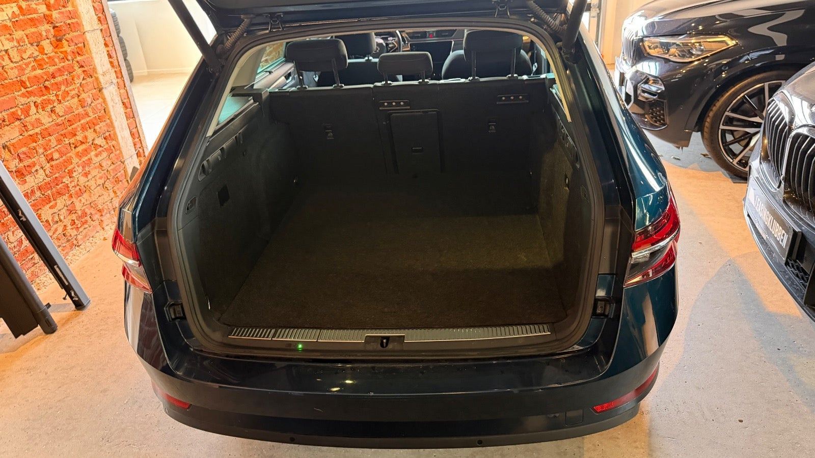Grøn Skoda Superb fra 2020