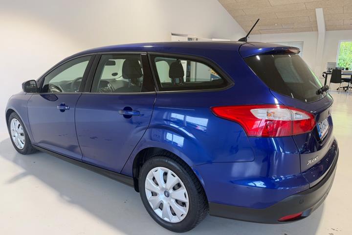 Blå Ford Focus fra 2014