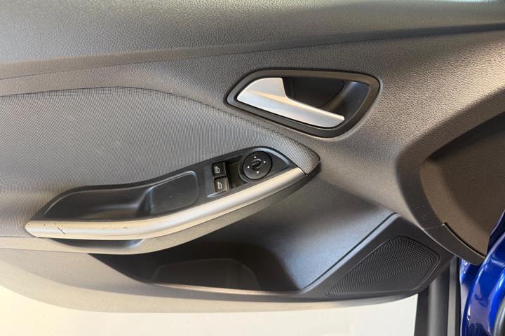 Blå Ford Focus fra 2014