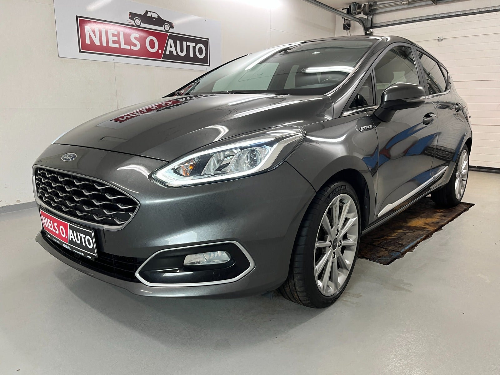 Grå Ford Fiesta fra 2018