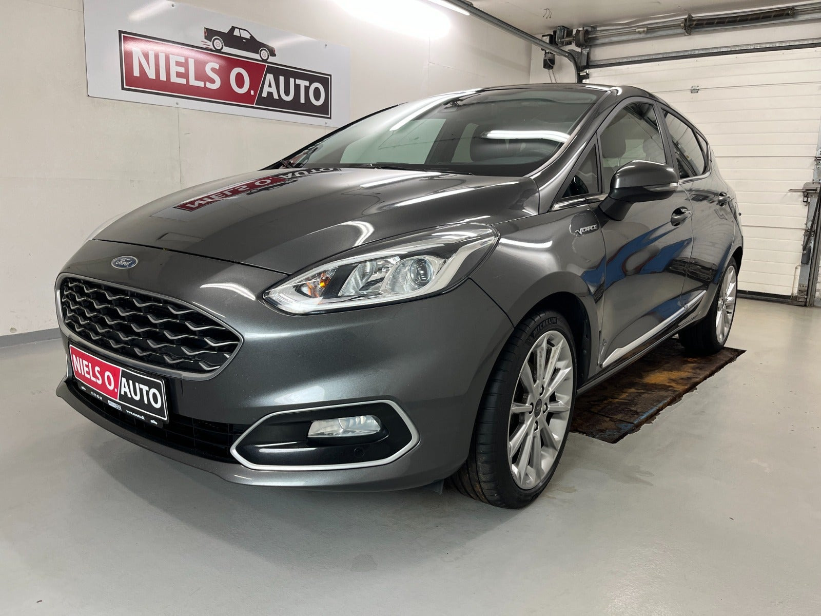 Grå Ford Fiesta fra 2018