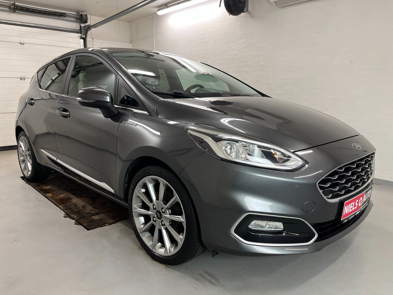 Grå Ford Fiesta fra 2018