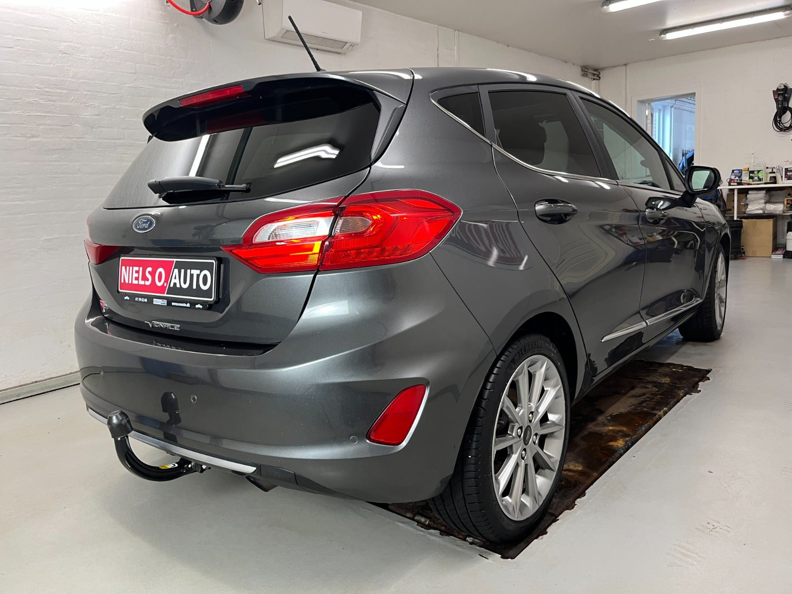 Grå Ford Fiesta fra 2018