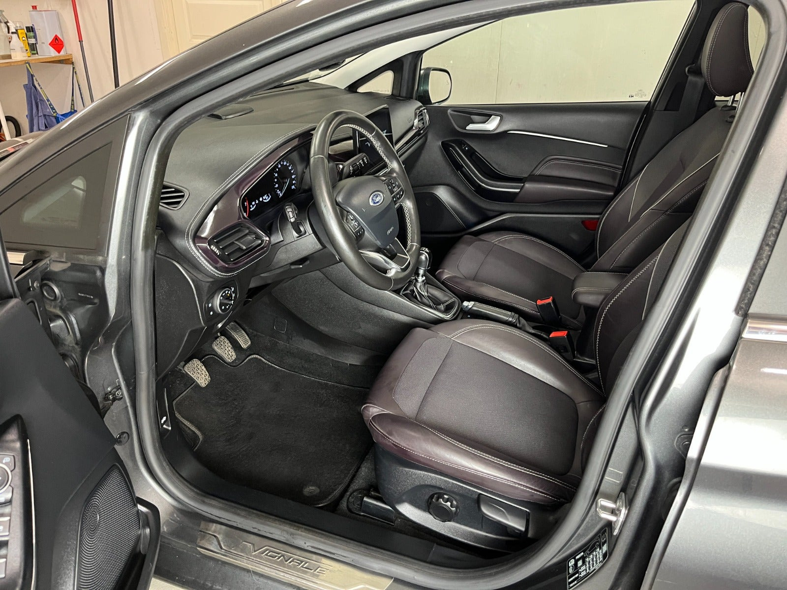 Grå Ford Fiesta fra 2018