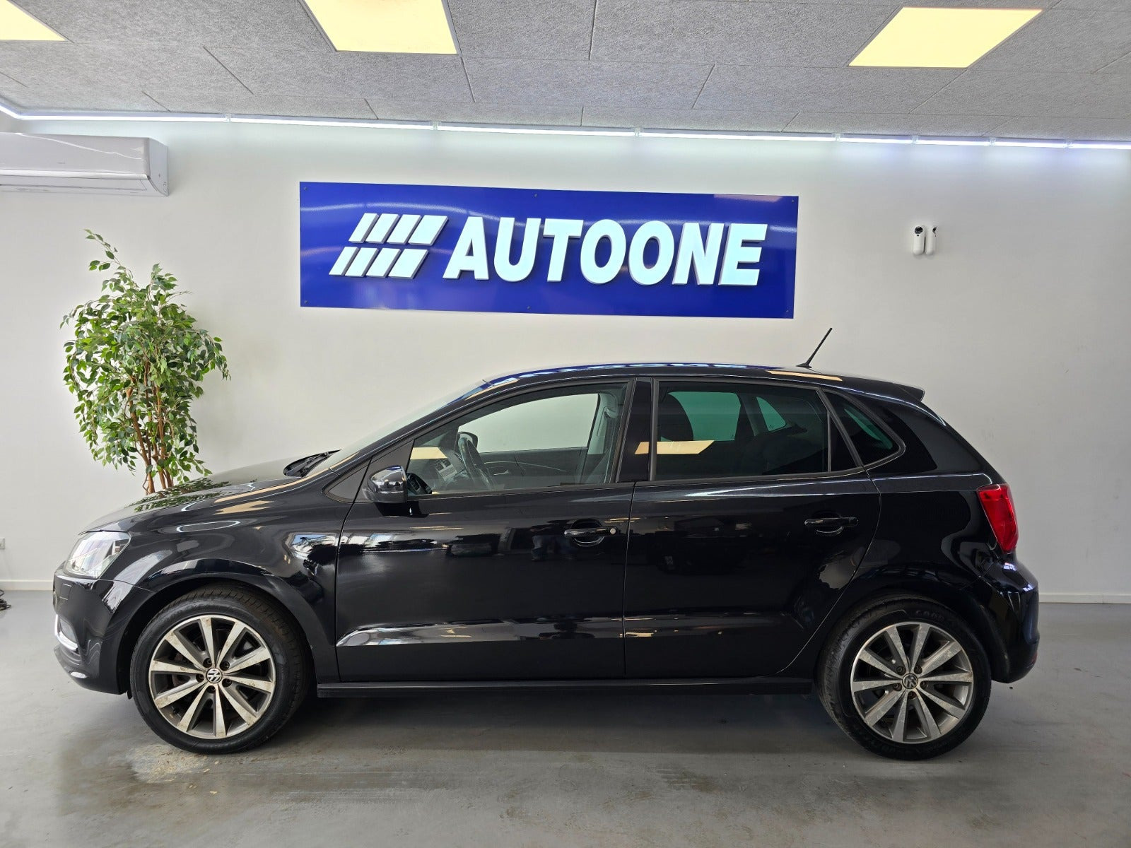 Sort VW Polo fra 2015