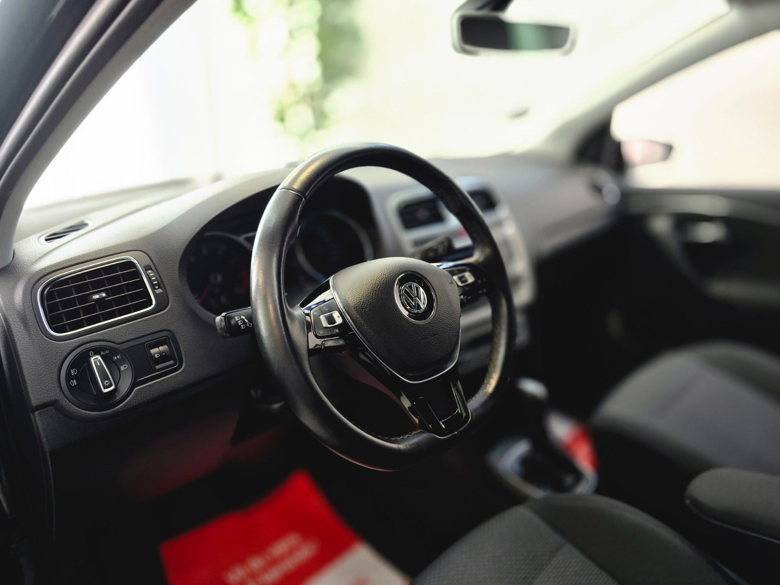 Sort VW Polo fra 2015