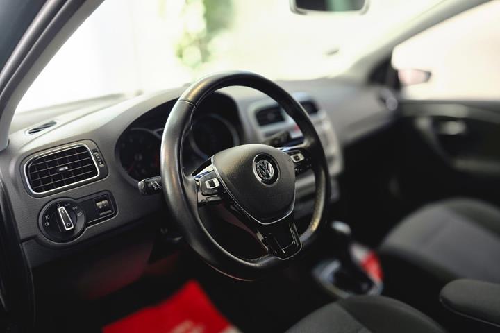 Sort VW Polo fra 2015