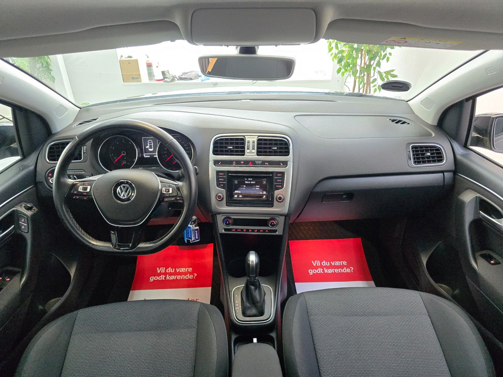 Sort VW Polo fra 2015