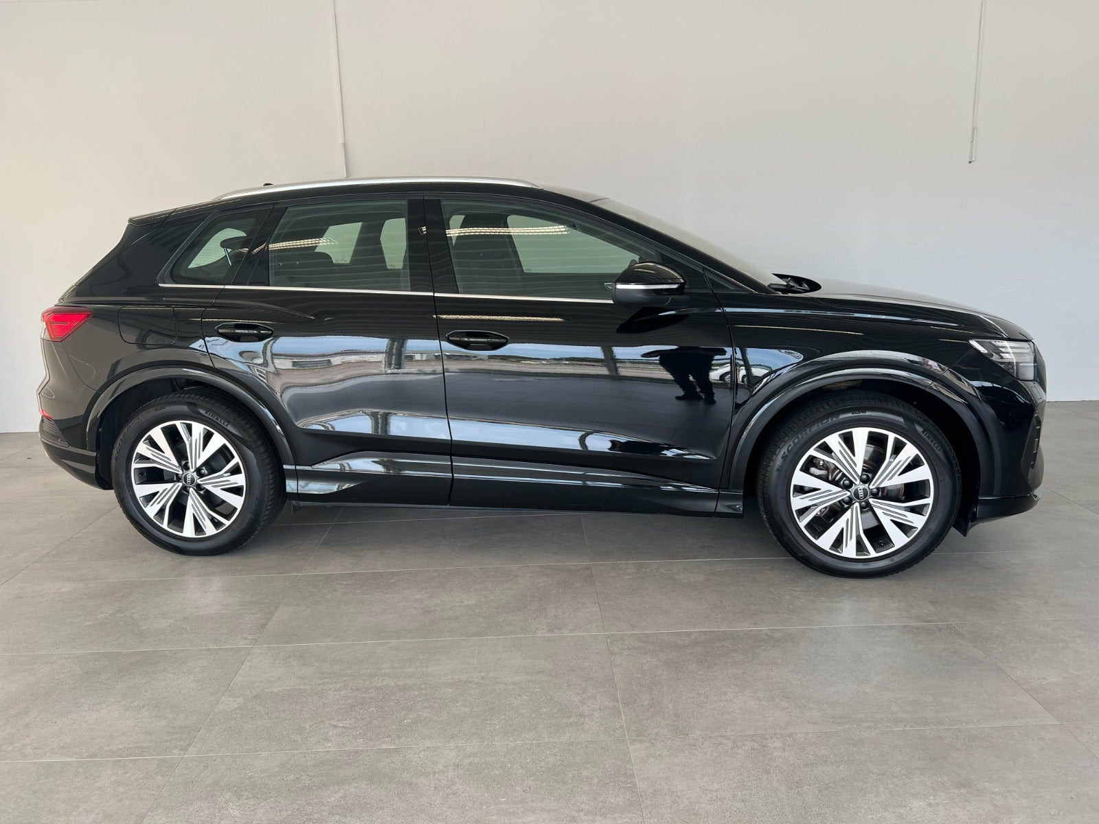 Sort Audi Q4 e-tron fra 2022
