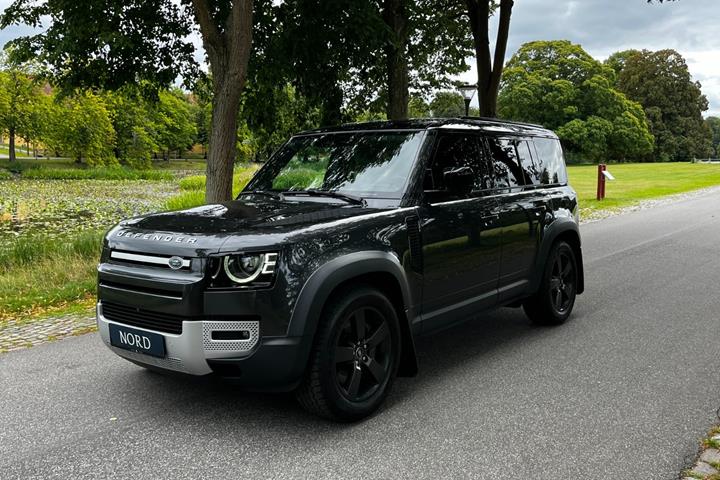 Grøn Land Rover Defender 110 fra 2021