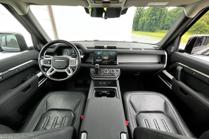 Grøn Land Rover Defender 110 fra 2021