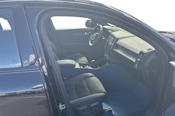 Sort Volvo C40 fra 2023