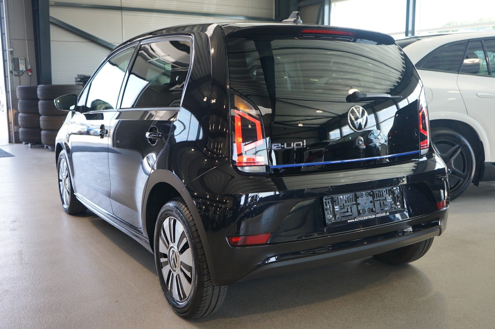 Sort VW E-UP! fra 2022