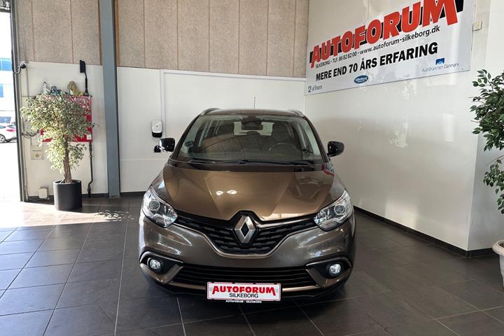Brun Renault Grand Scenic IV fra 2017
