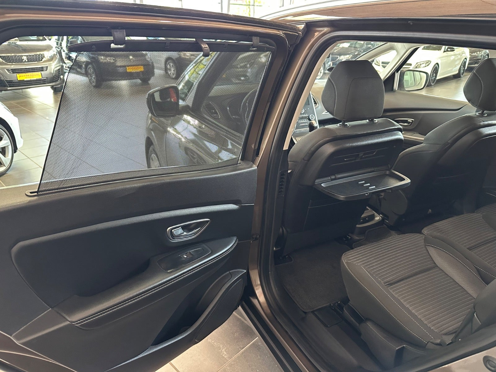 Brun Renault Grand Scenic IV fra 2017