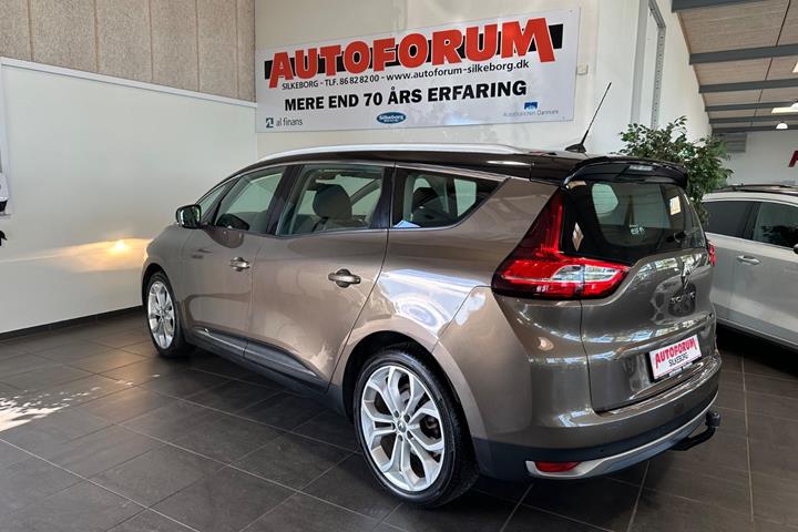 Brun Renault Grand Scenic IV fra 2017