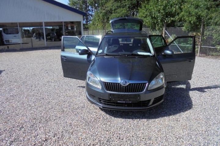 Grå Skoda Fabia fra 2014