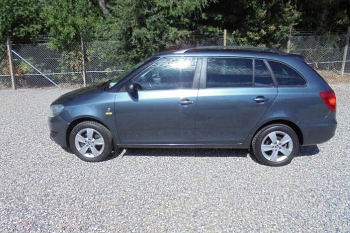 Grå Skoda Fabia fra 2014