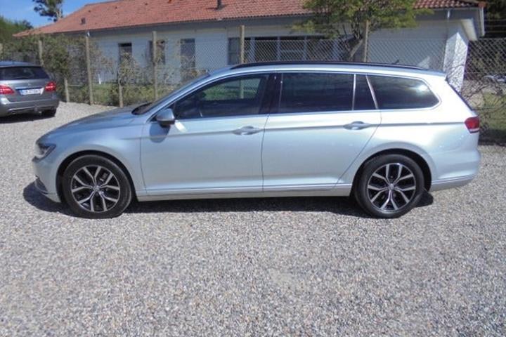 Sølv VW Passat fra 2016