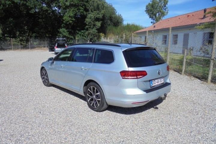Sølv VW Passat fra 2016