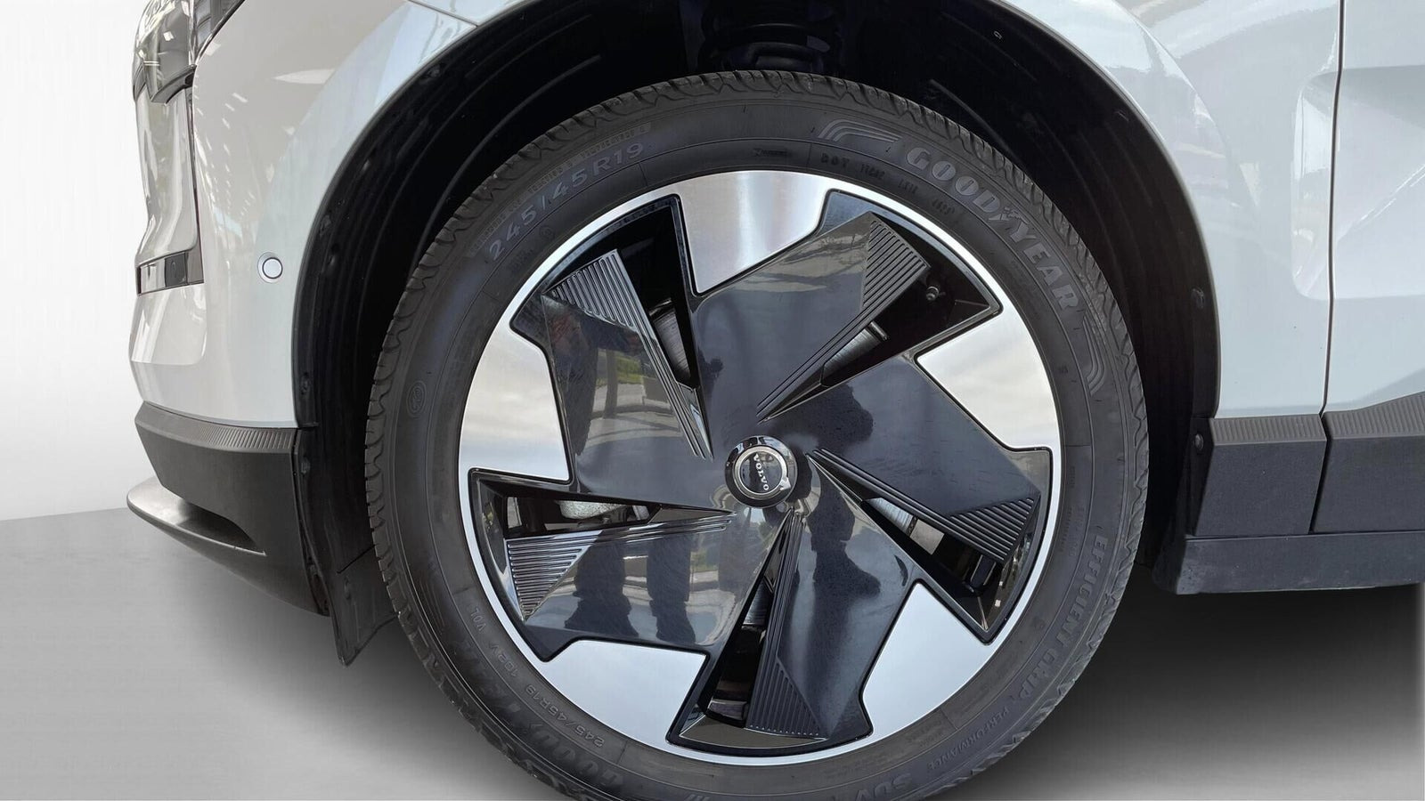Hvid Volvo EX30 fra 2024