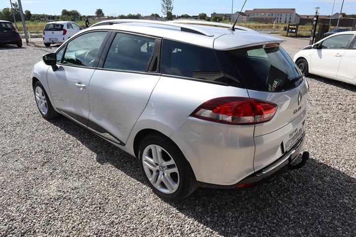 Sølv Renault Clio IV fra 2017