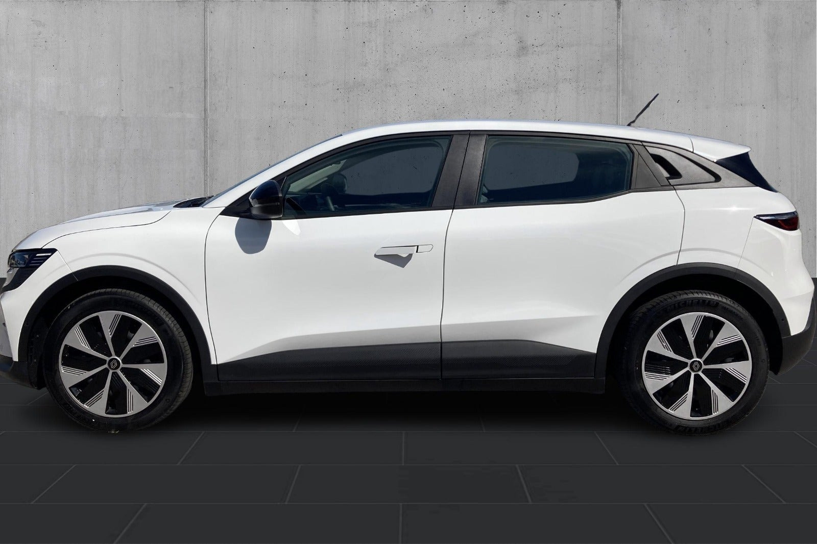 Hvid Renault Megane E-Tech fra 2023