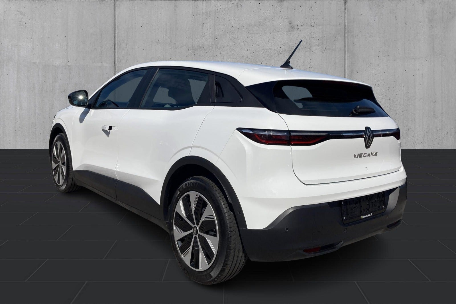 Hvid Renault Megane E-Tech fra 2023