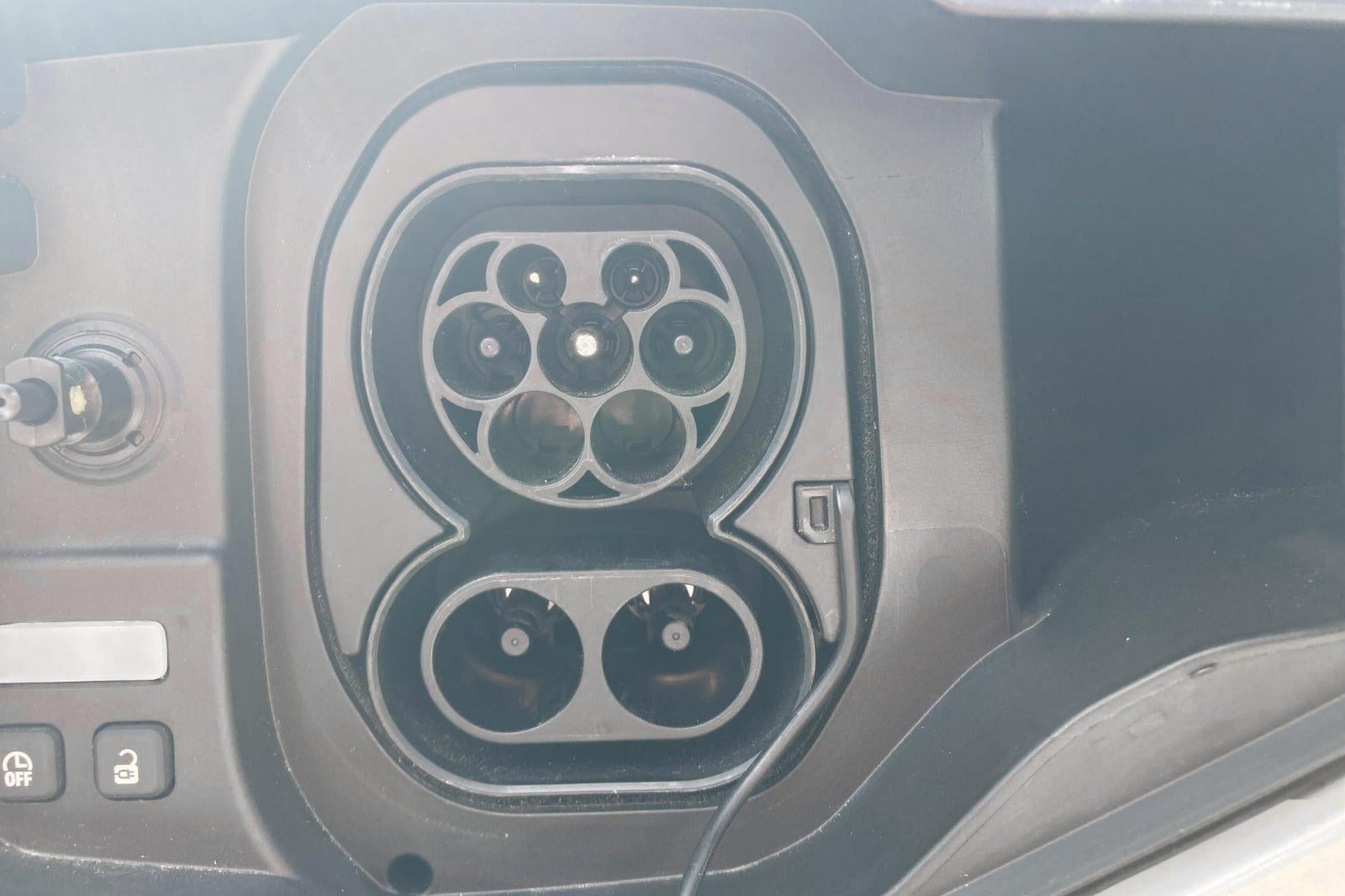 Hvid Renault Megane E-Tech fra 2023