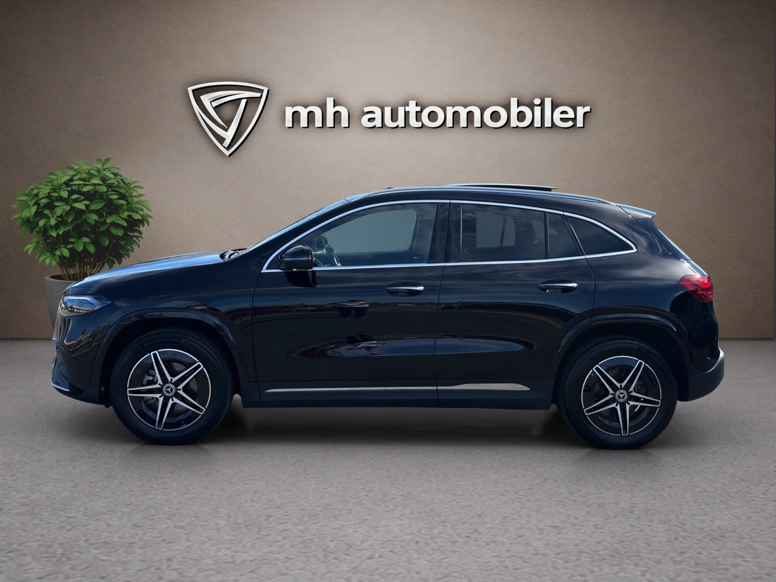Sort Mercedes EQA250+ fra 2024
