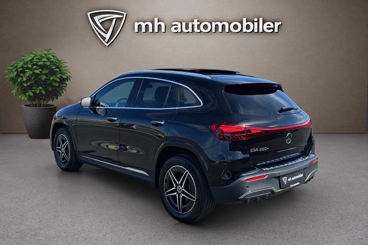Sort Mercedes EQA250+ fra 2024
