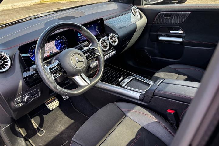 Sort Mercedes EQA250+ fra 2024
