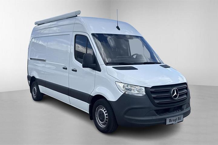 Hvid Mercedes Sprinter 215 fra 2023