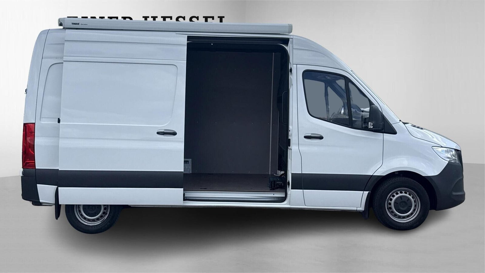 Hvid Mercedes Sprinter 215 fra 2023
