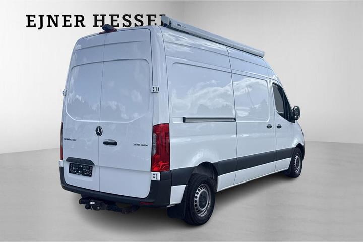 Hvid Mercedes Sprinter 215 fra 2023