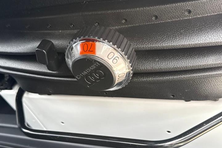 Hvid Mercedes Sprinter 215 fra 2023