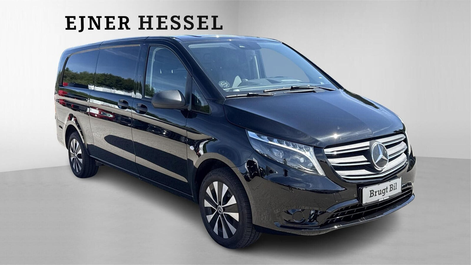 Sort Mercedes Vito 119 fra 2024